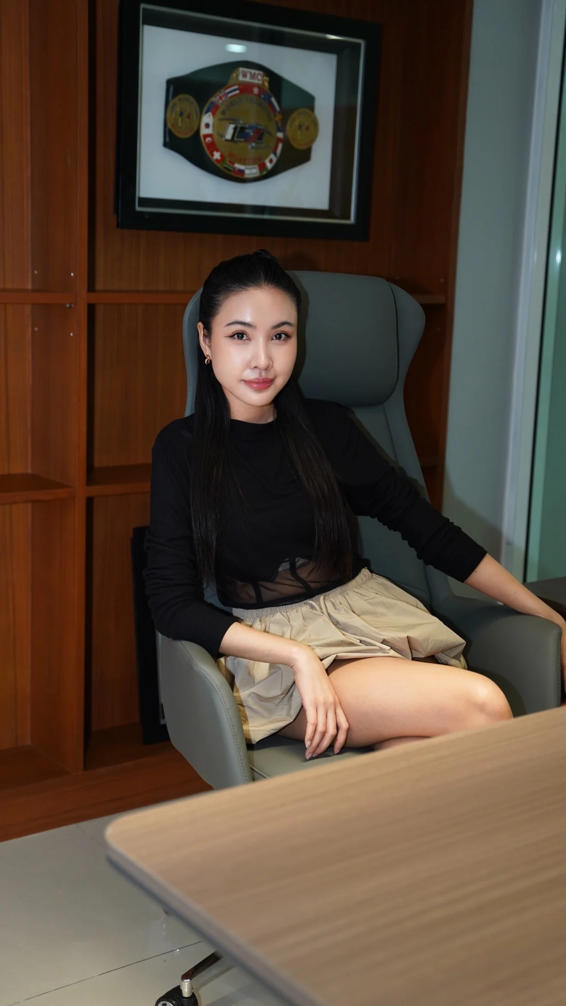 มน แอลรียาส์ ภายในออฟฟิศ