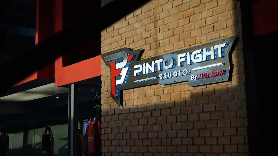ป้ายและตัวตนของ Pinto Fight Studio · คลังภาพ UPRVISION